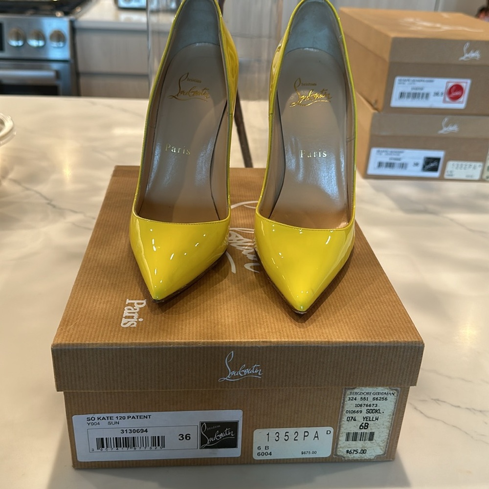 Christian Louboutin So Kate - Canary Yellow Size 36 - Picture 4 of 6